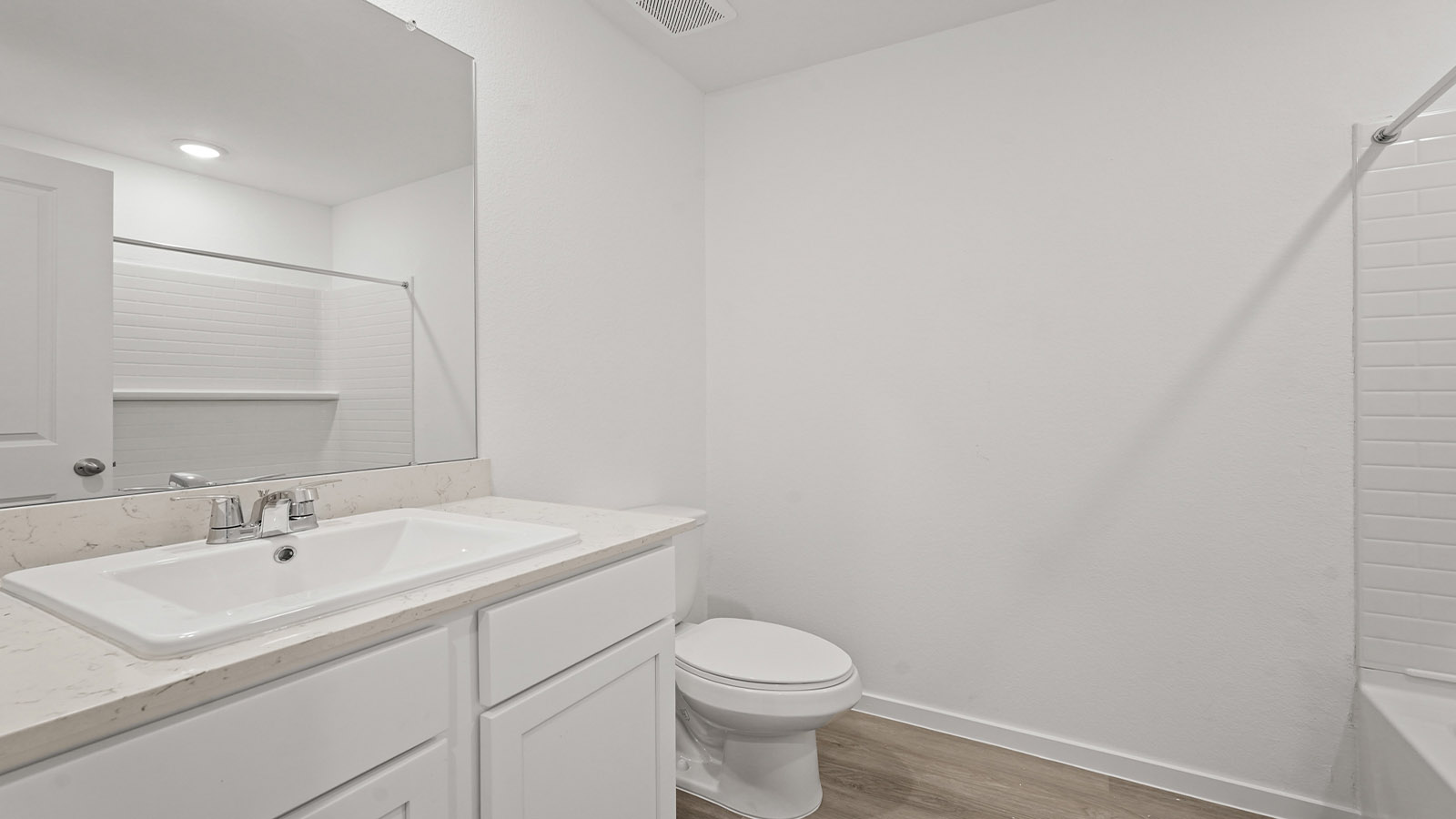 Secondary bathroom with tub/shower combo