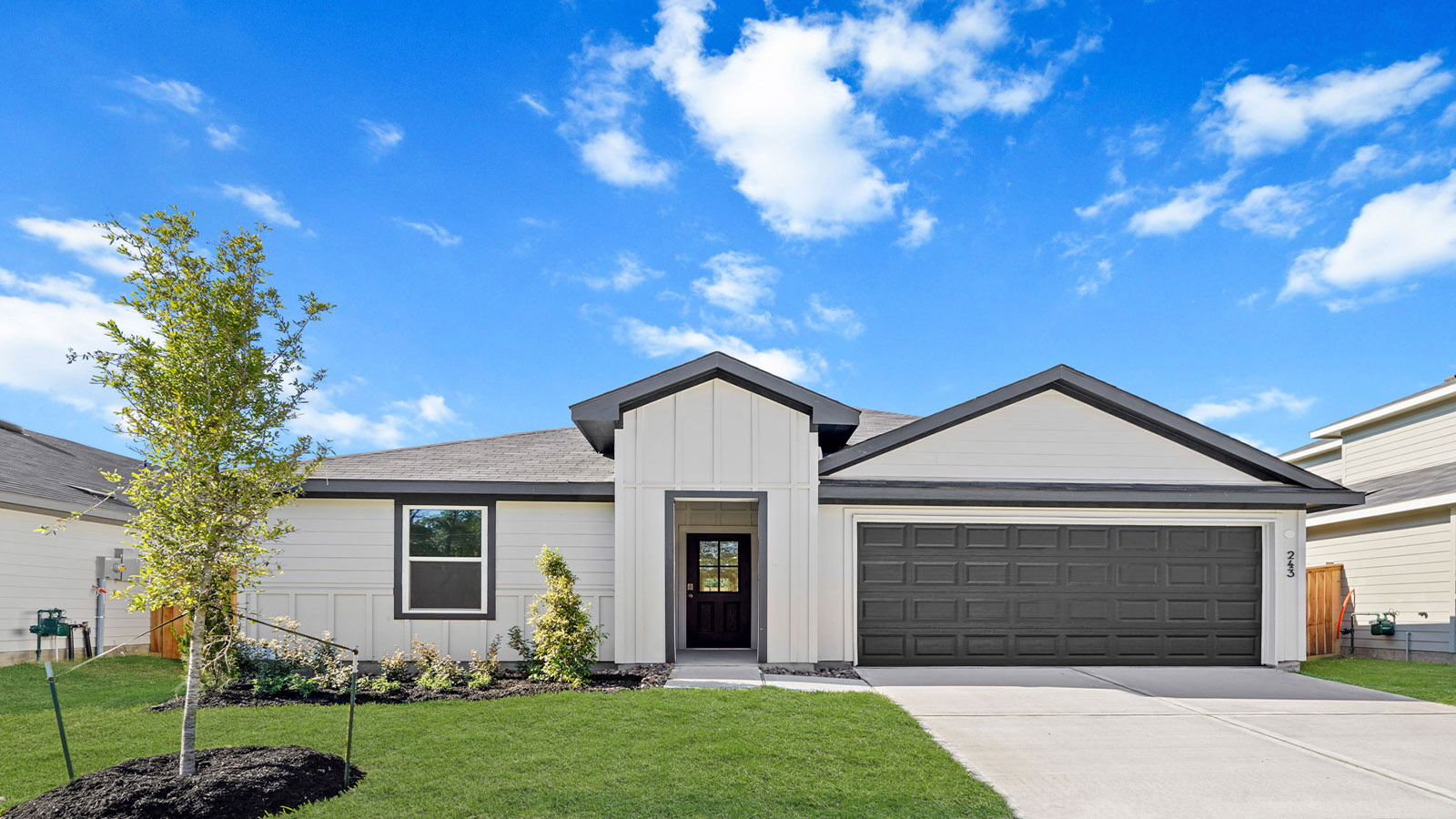 243 Golden Eagle Boulevard exterior