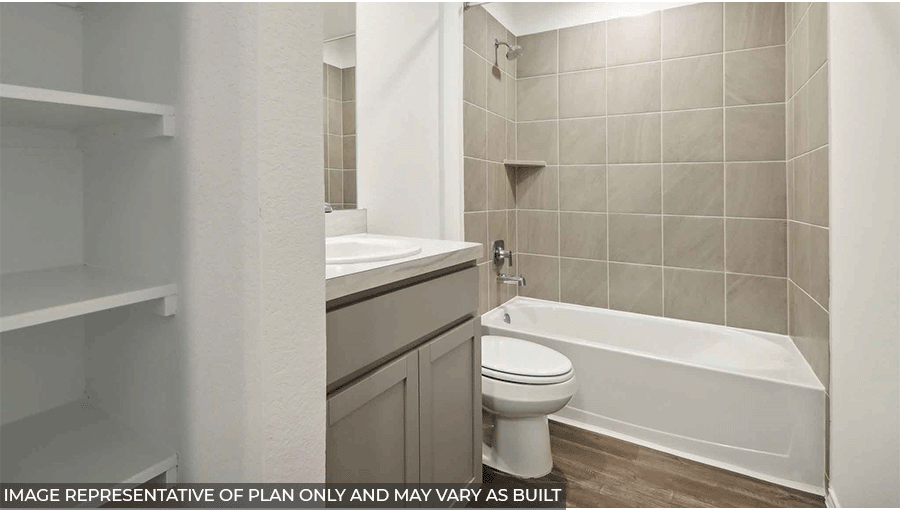 Secondary Bathroom with tub/shower combo