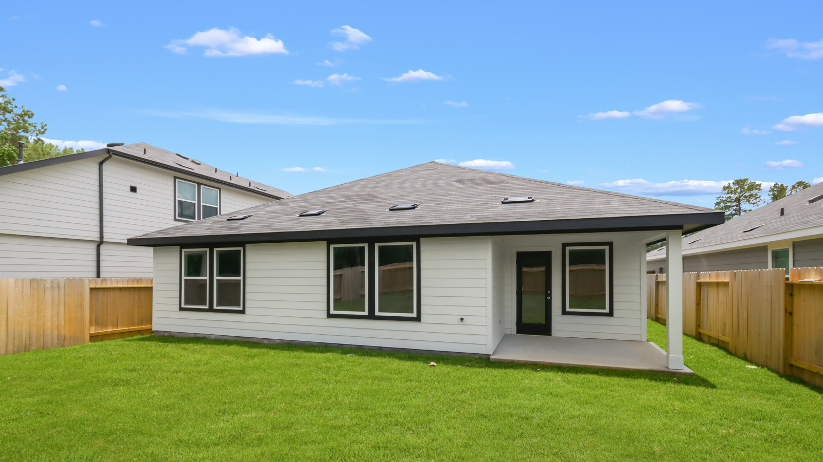 Model Open 7 days a week 105 Golden Eagle Blvd., New Waverly, TX 77358 1-2 story home, 3,4,5,6 bed homes with 1,2,3 baths.