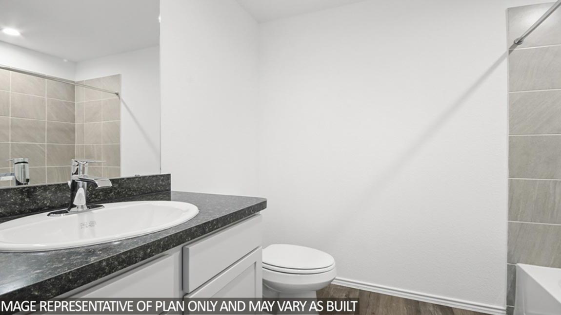 Secondary bathroom with tub/shower combo