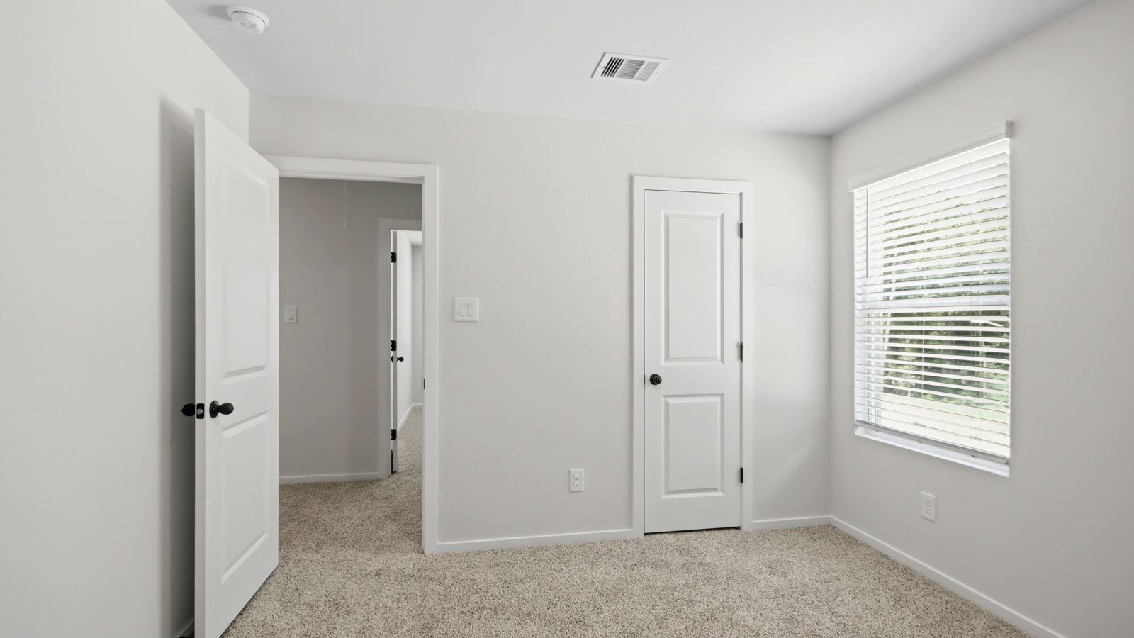 Model Open 7 days a week 105 Golden Eagle Blvd., New Waverly, TX 77358 1-2 story home, 3,4,5,6 bed homes with 1,2,3 baths.