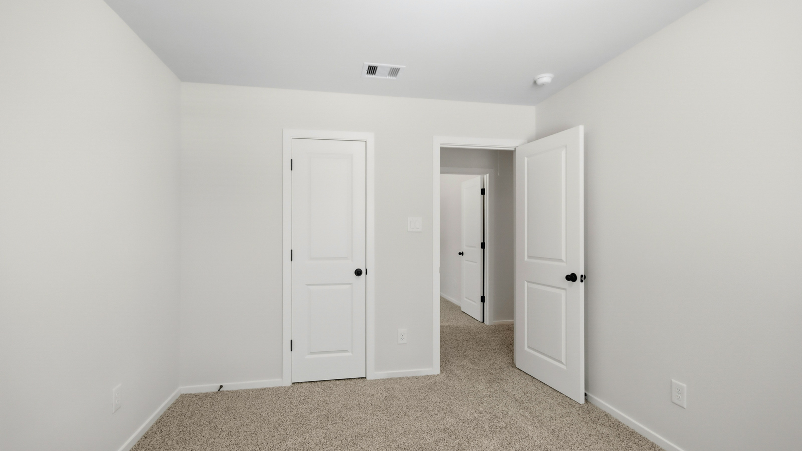 Model Open 7 days a week 105 Golden Eagle Blvd., New Waverly, TX 77358 1-2 story home, 3,4,5,6 bed homes with 1,2,3 baths.