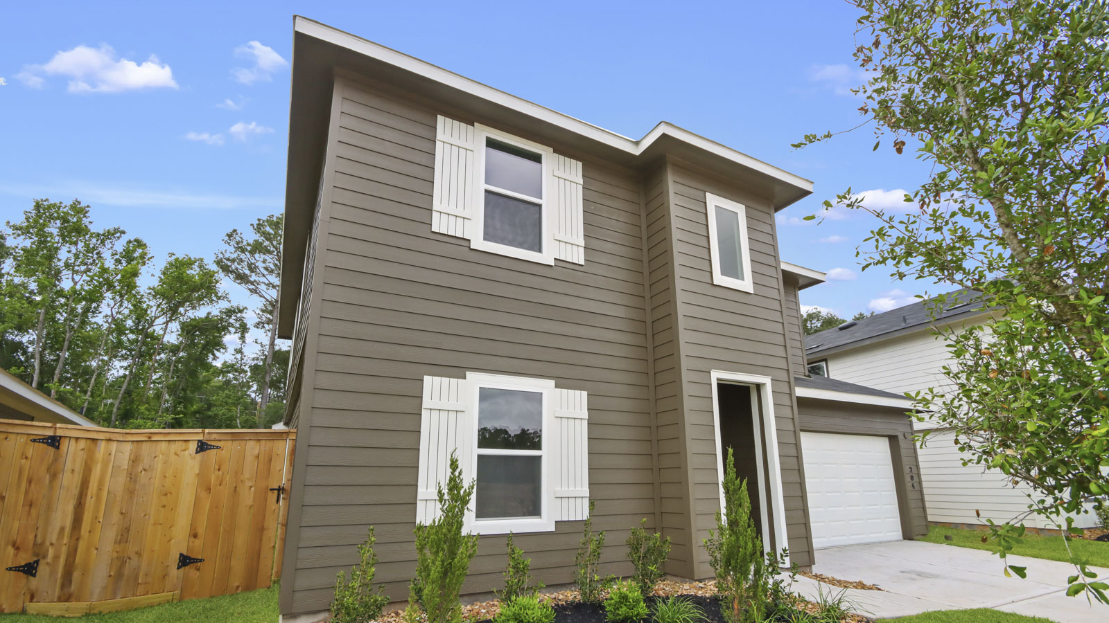 204 Golden Eagle Boulevard