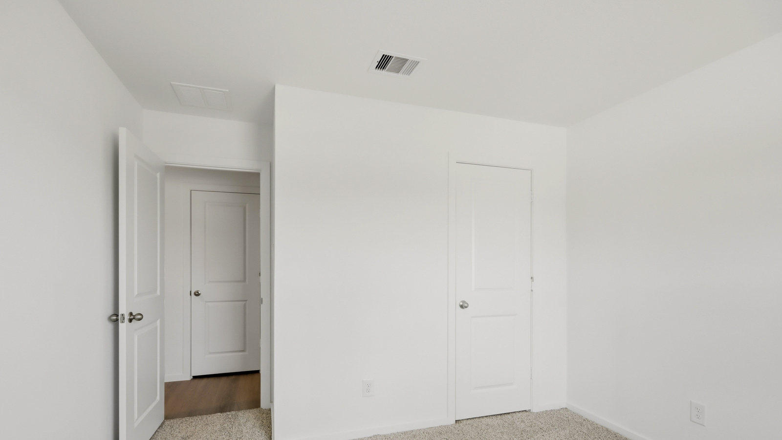 Model Open 7 days a week 105 Golden Eagle Blvd., New Waverly, TX 77358 1-2 story home, 3,4,5,6 bed homes with 1,2,3 baths.