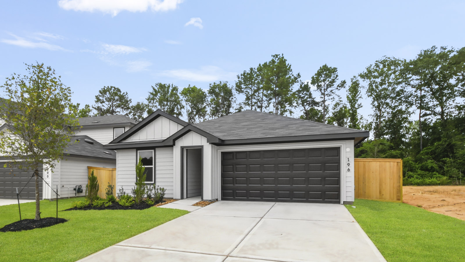 Model Open 7 days a week 105 Golden Eagle Blvd., New Waverly, TX 77358 1-2 story home, 3,4,5,6 bed homes with 1,2,3 baths.