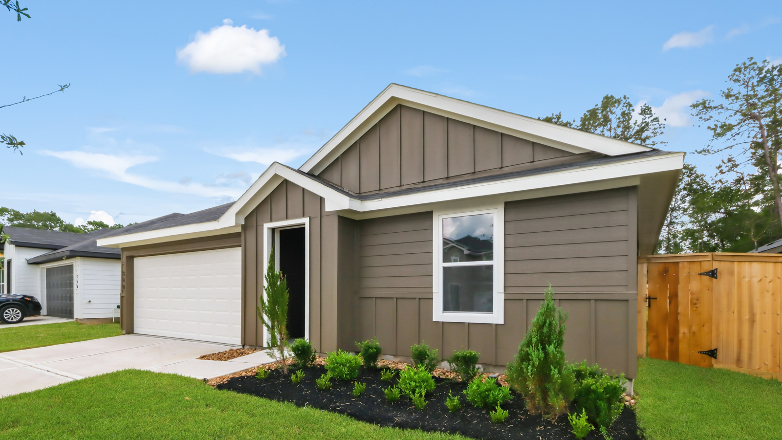 Model Open 7 days a week 105 Golden Eagle Blvd., New Waverly, TX 77358 1-2 story home, 3,4,5,6 bed homes with 1,2,3 baths.