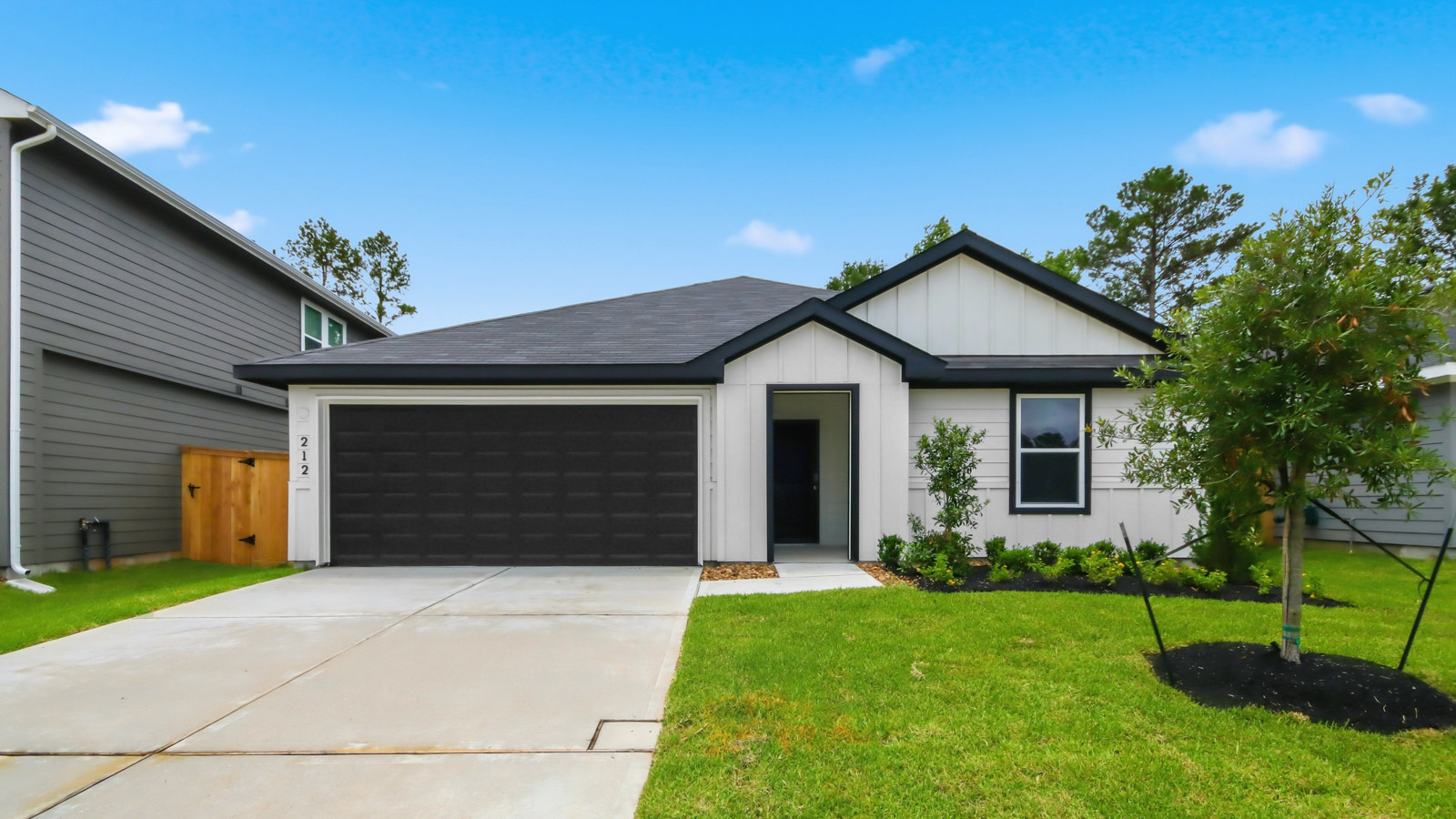 212 Golden Eagle Boulevard exterior