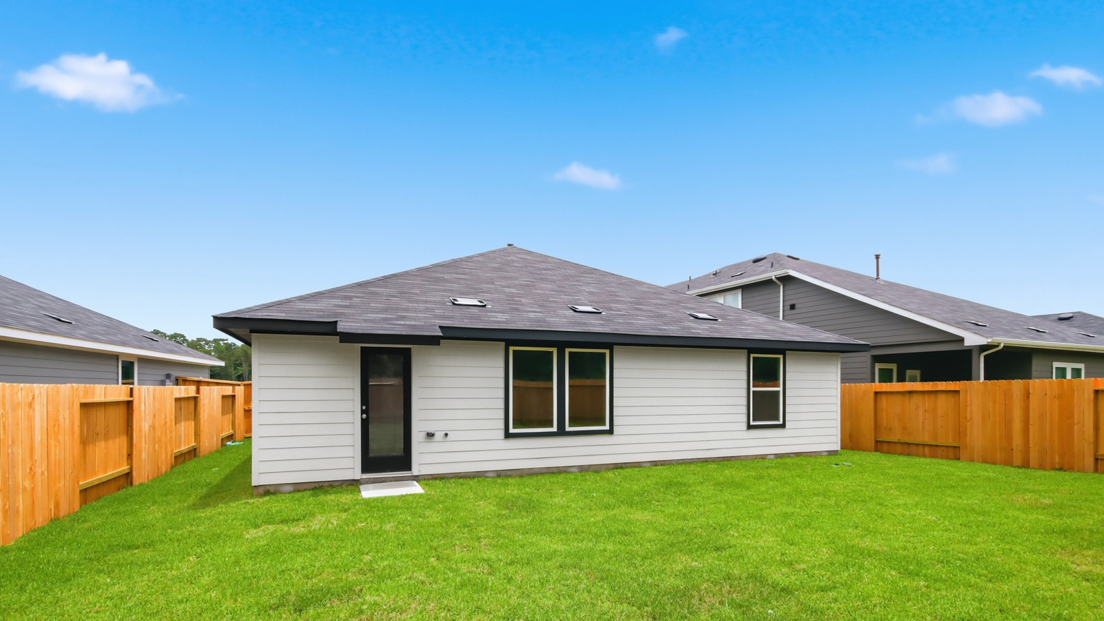 Model Open 7 days a week 105 Golden Eagle Blvd., New Waverly, TX 77358 1-2 story home, 3,4,5,6 bed homes with 1,2,3 baths.