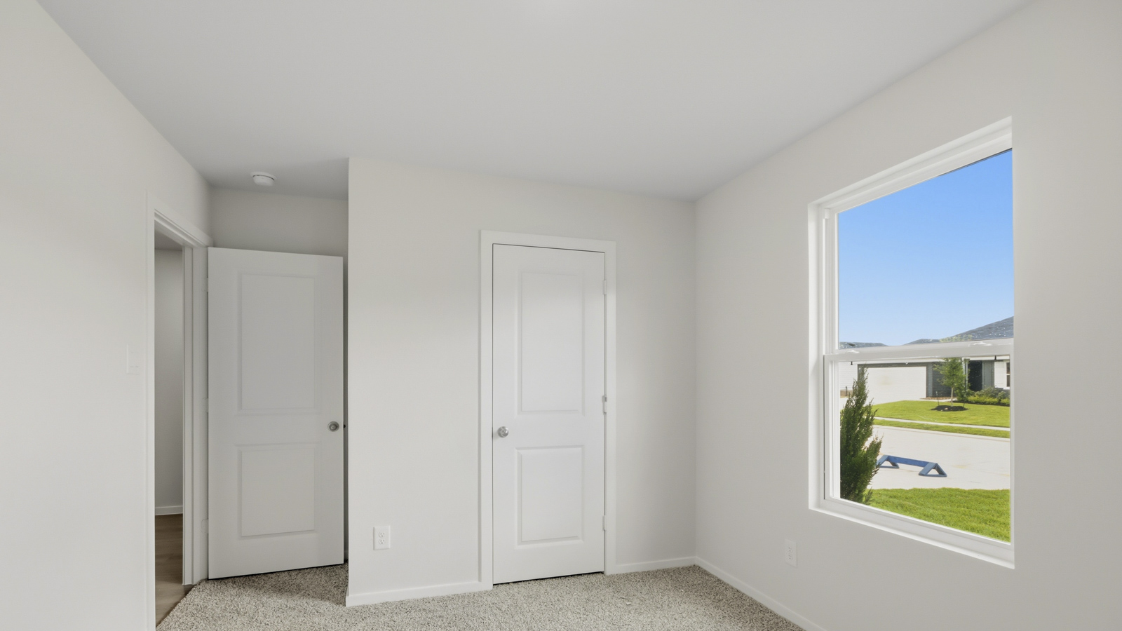 Model Open 7 days a week 105 Golden Eagle Blvd., New Waverly, TX 77358 1-2 story home, 3,4,5,6 bed homes with 1,2,3 baths.