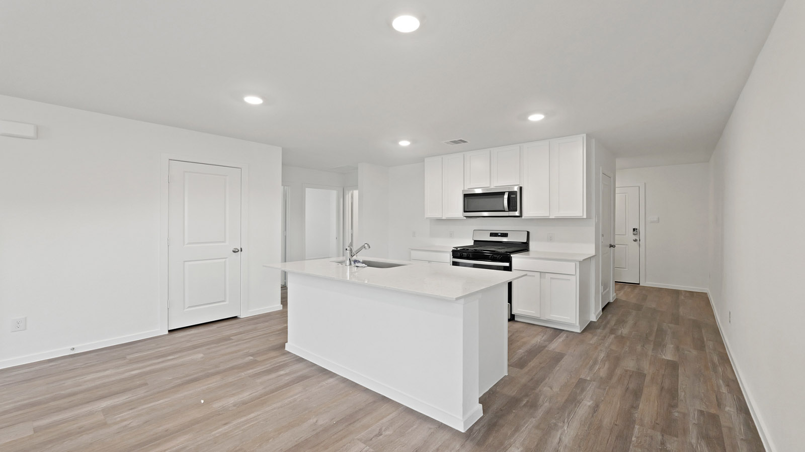 Model Open 7 days a week 15315 Lake Conroe Cove Drive, Willis, TX 77318 Lake Front Lots 1-2 story home, 3,4,5,6 bed homes with 1,2,3 baths.