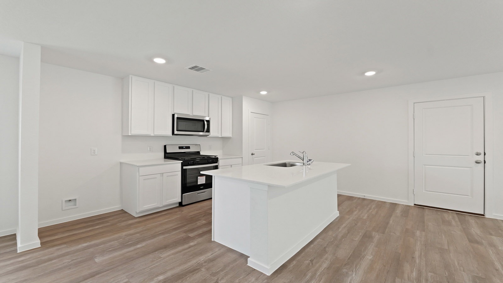 Model Open 7 days a week 15315 Lake Conroe Cove Drive, Willis, TX 77318 Lake Front Lots 1-2 story home, 3,4,5,6 bed homes with 1,2,3 baths.