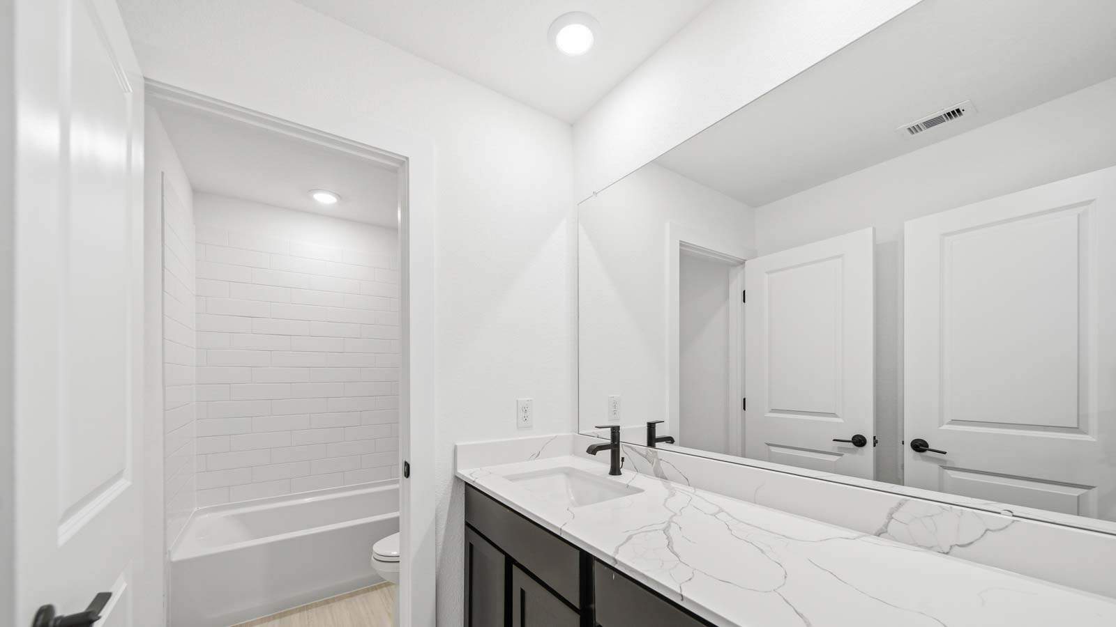 Secondary bathroom with tub/shower combo