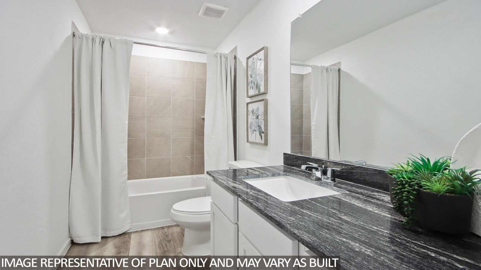 Secondary bathroom with tub/shower combo