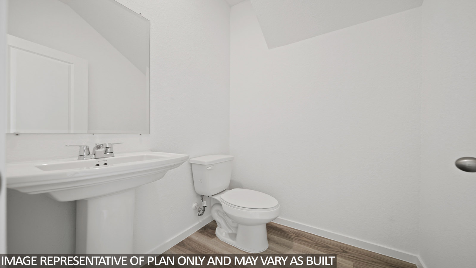 Secondary bathroom with tub/shower combo