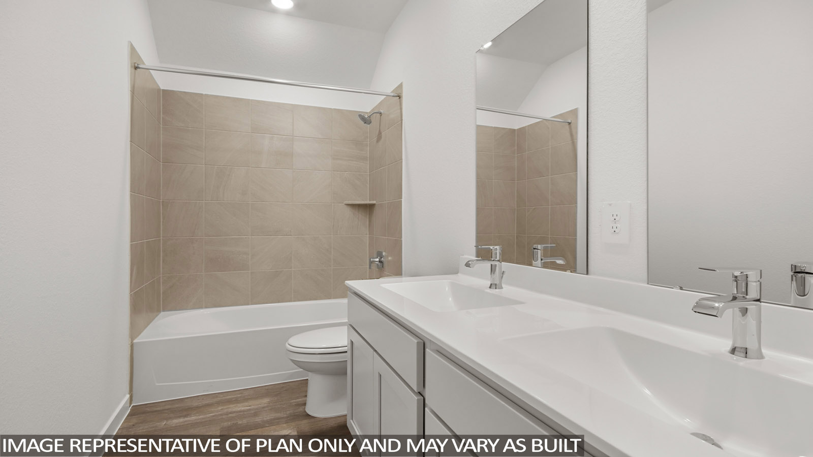 Secondary bathroom with tub/shower combo