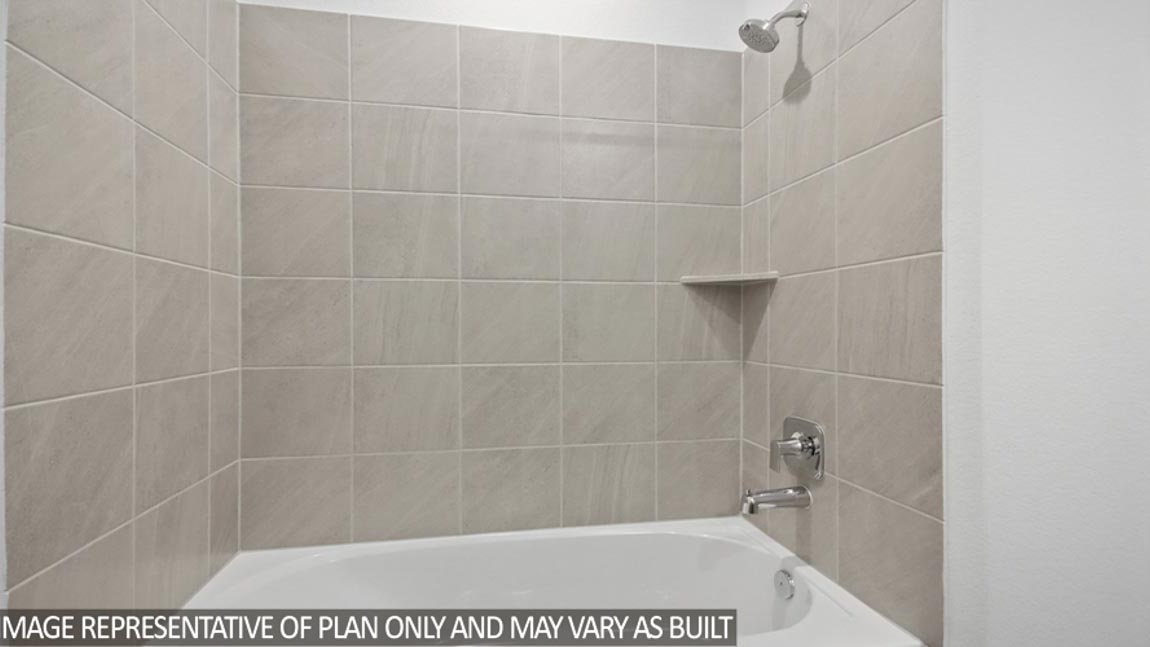 Secondary bathroom with tub/shower combo