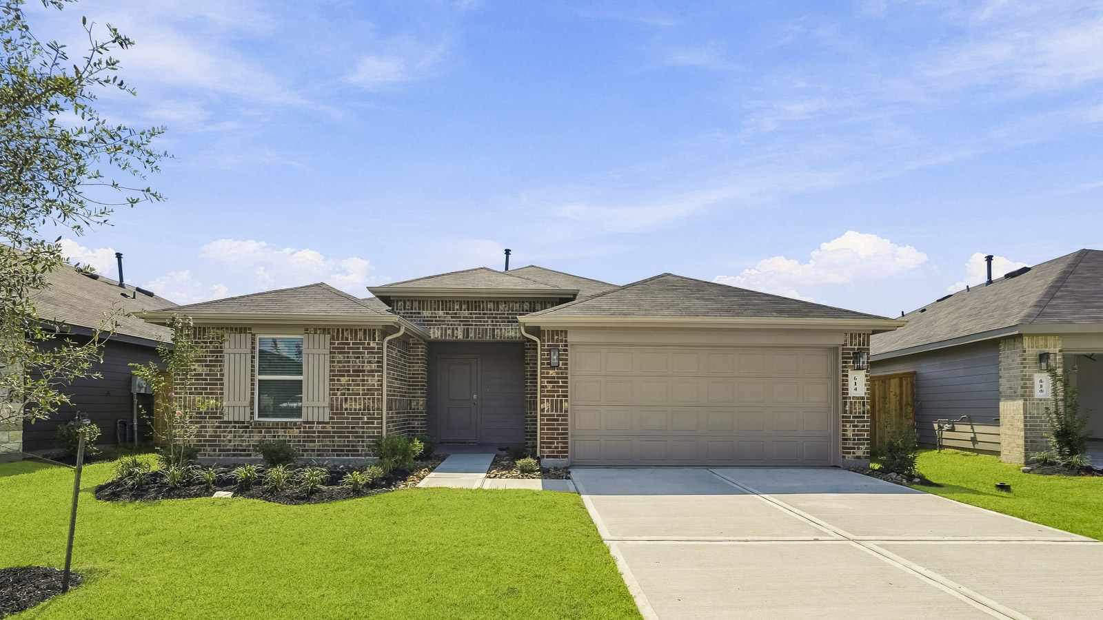 614 Meadowknoll Drive exterior