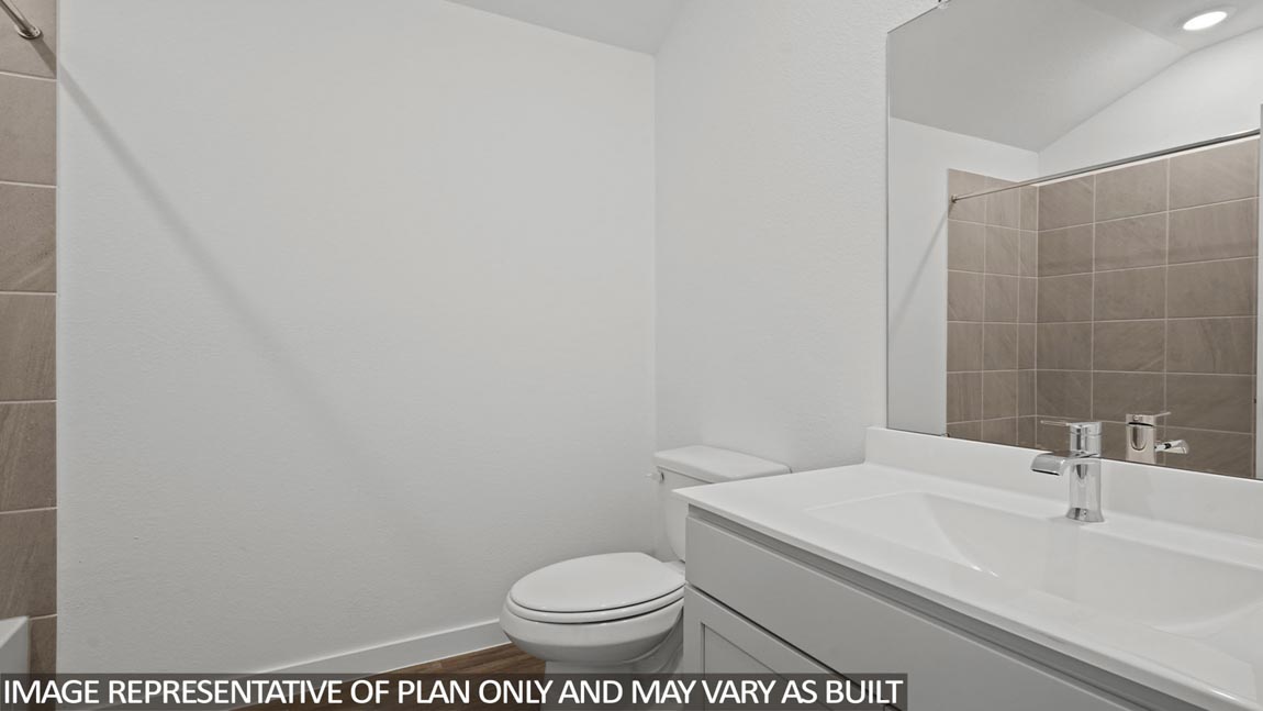 Secondary bathroom with tub/shower combo