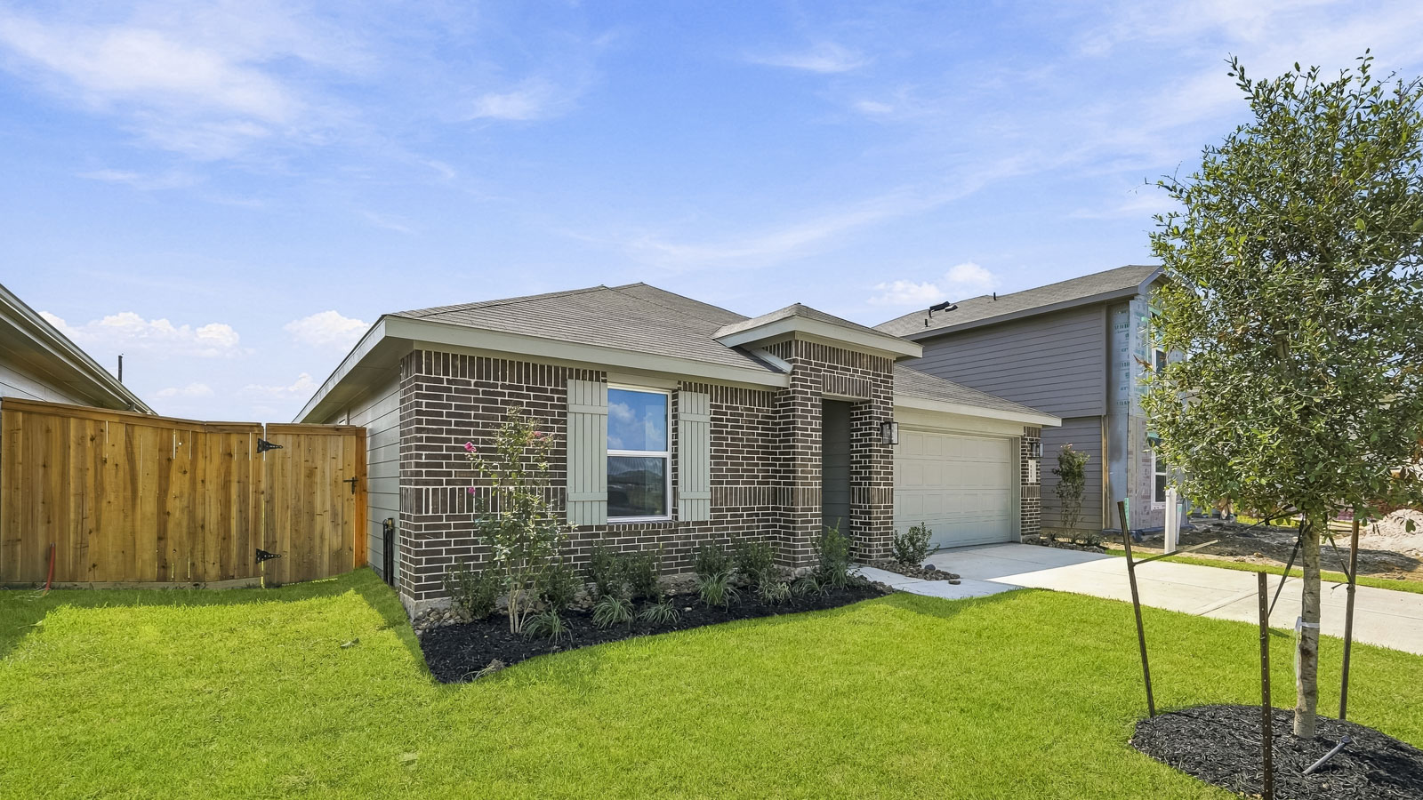 514 Palm Crest Court exterior