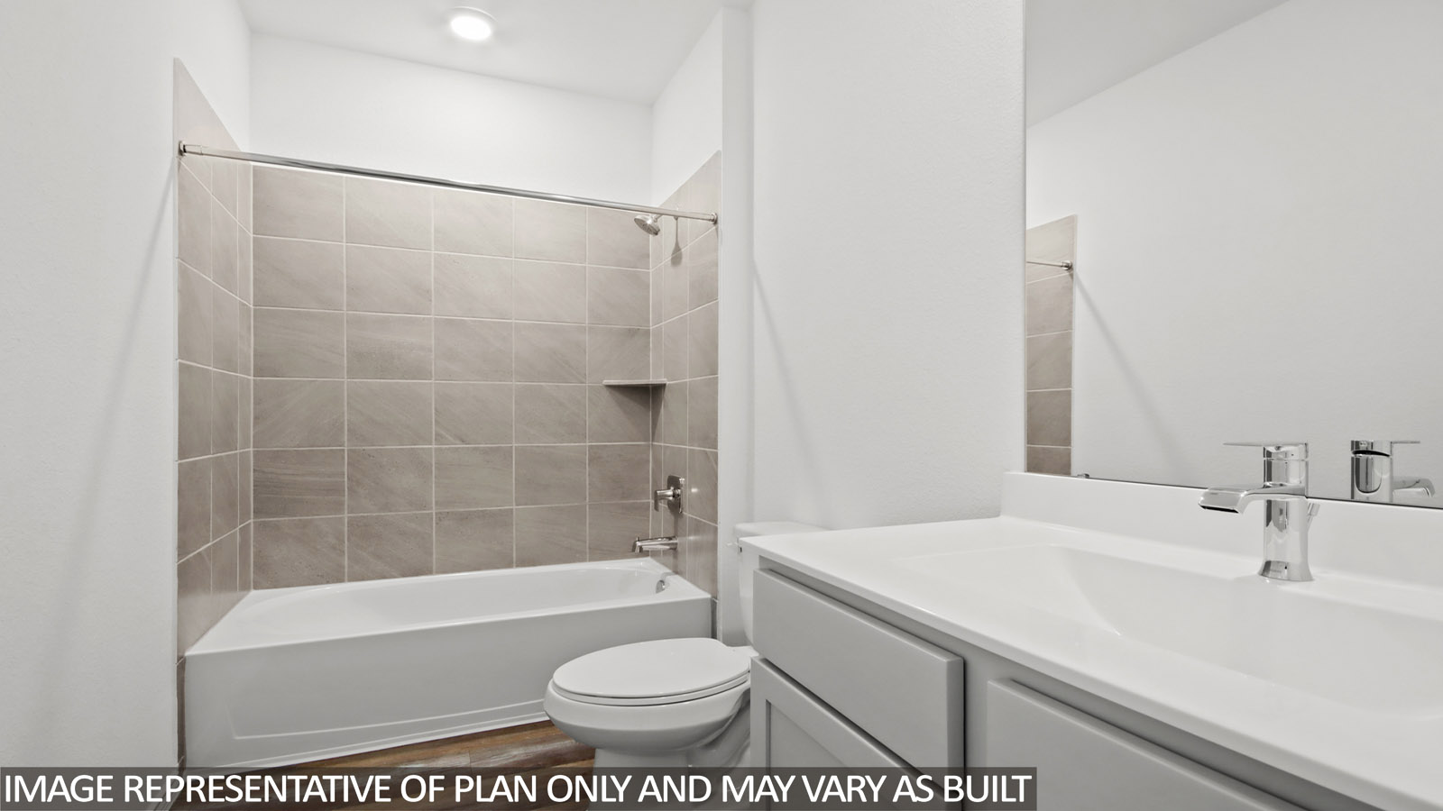 Secondary bathroom with tub/shower combo