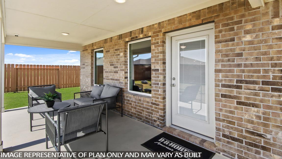 covered patio with overhead lighting