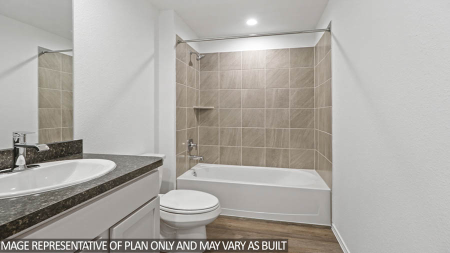 Secondary bathroom with tub/shower combo