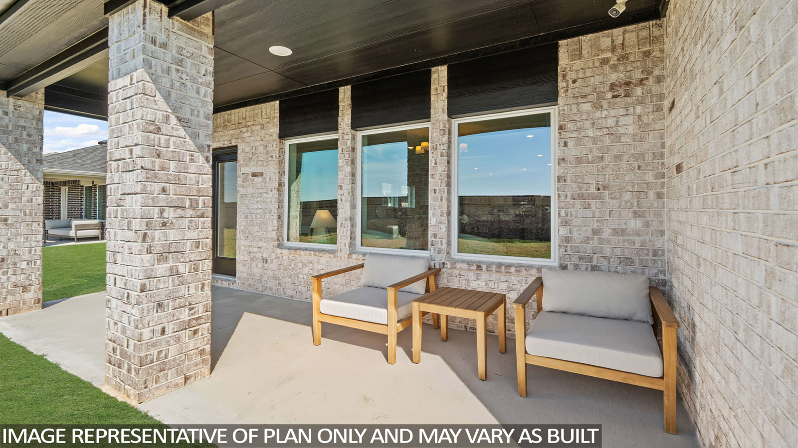 covered patio with overhead lighting
