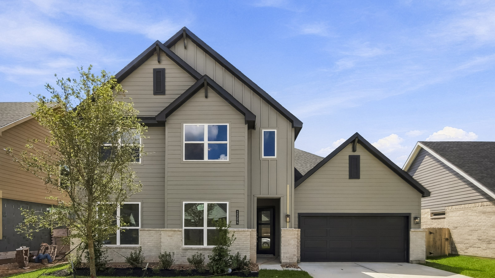 1124 Skyline Trails Avenue exterior
