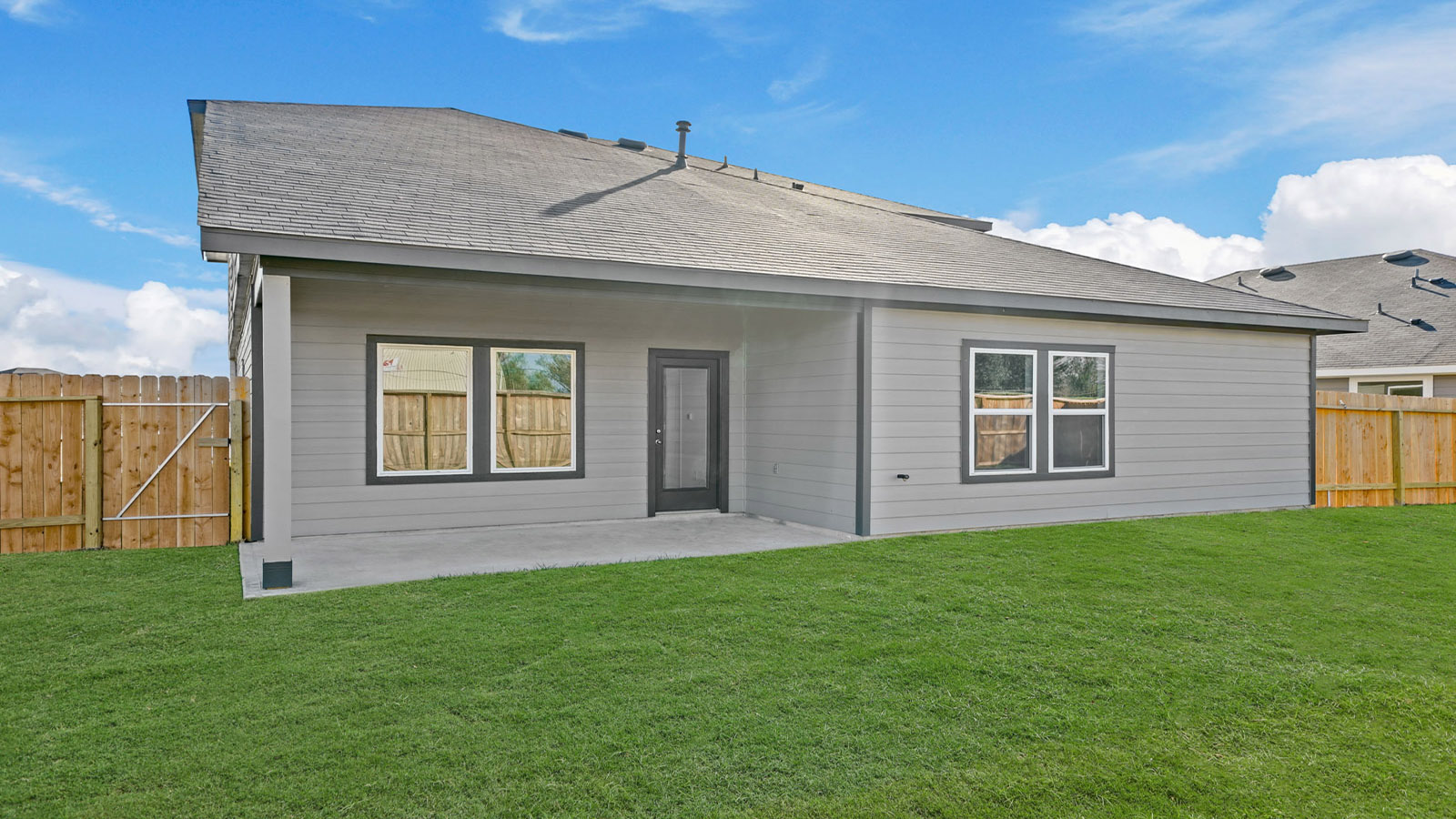 covered patio with overhead lighting