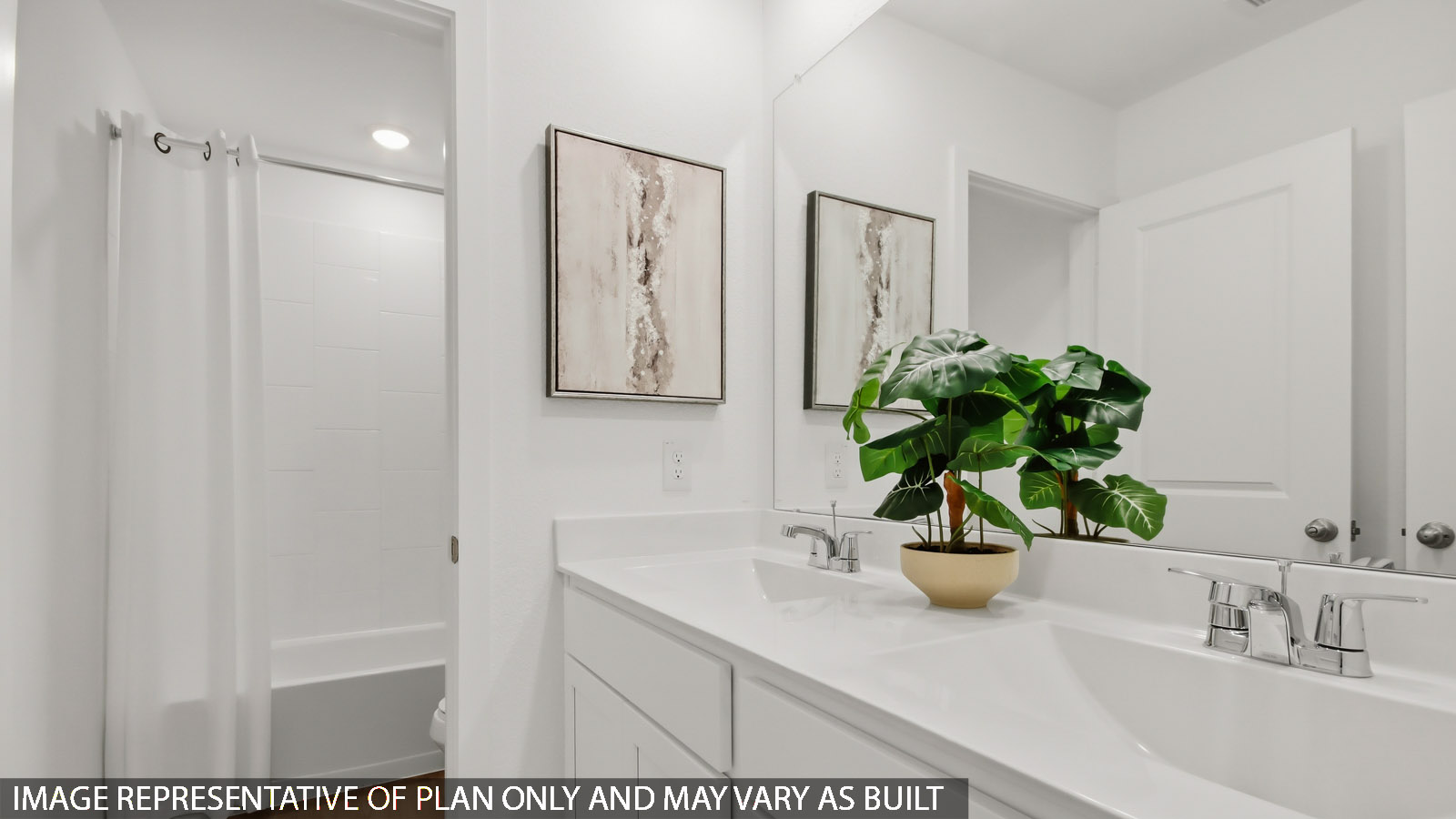 Secondary bathroom with tub/shower combo