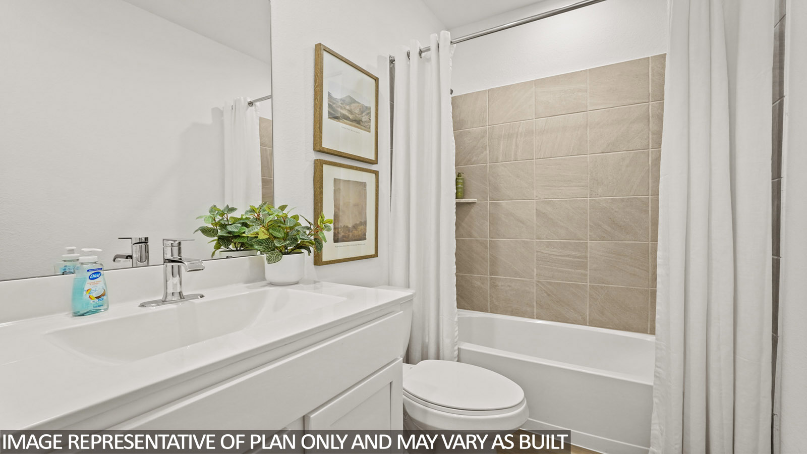Secondary bathroom with tub/shower combo