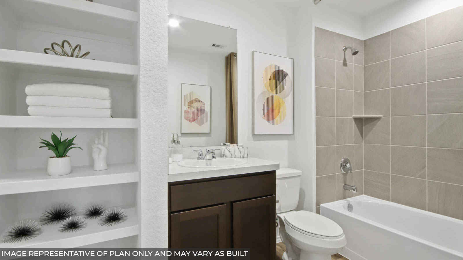 Secondary bathroom with tub/shower combo