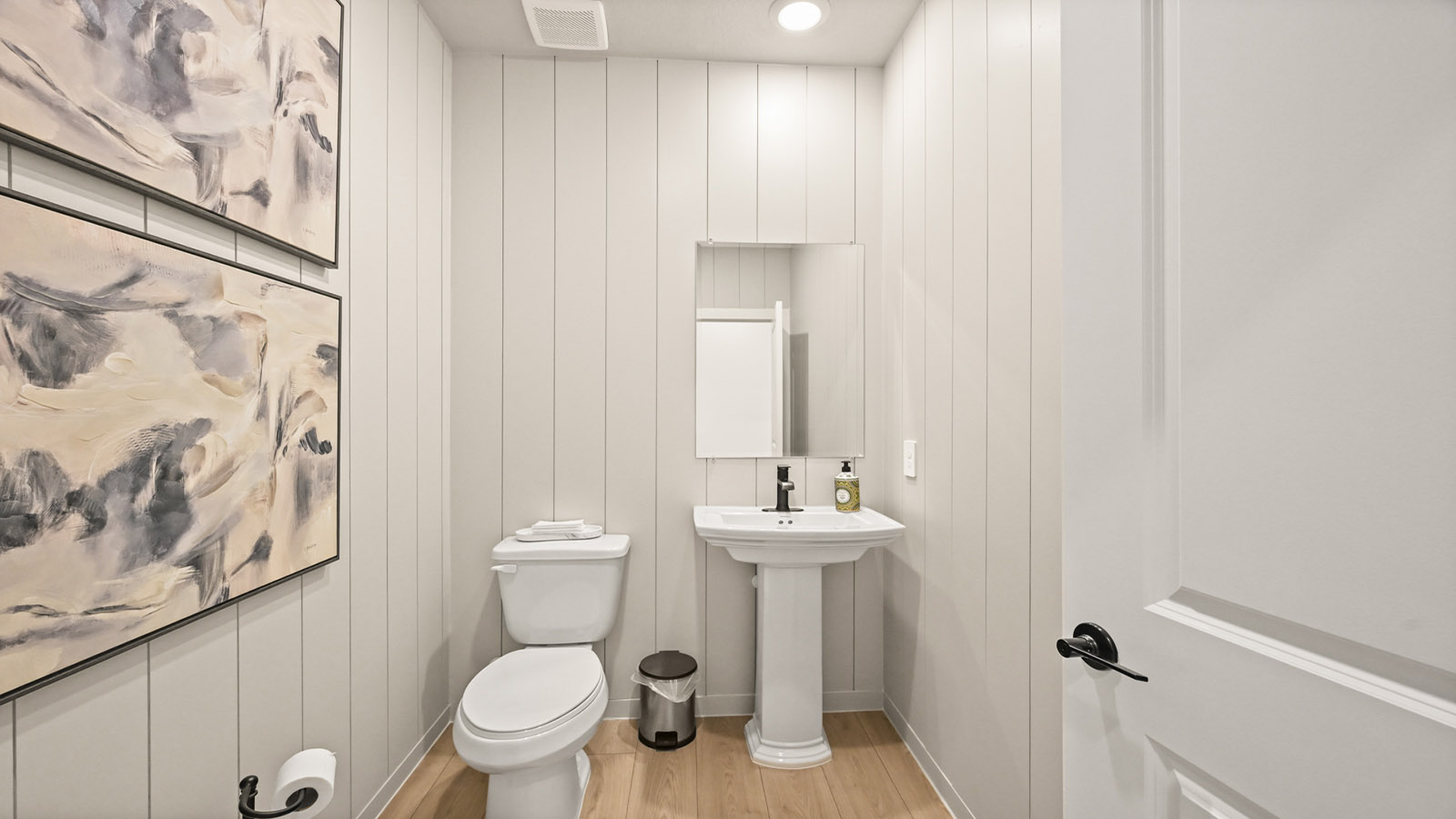 powder bath with vinyl flooring