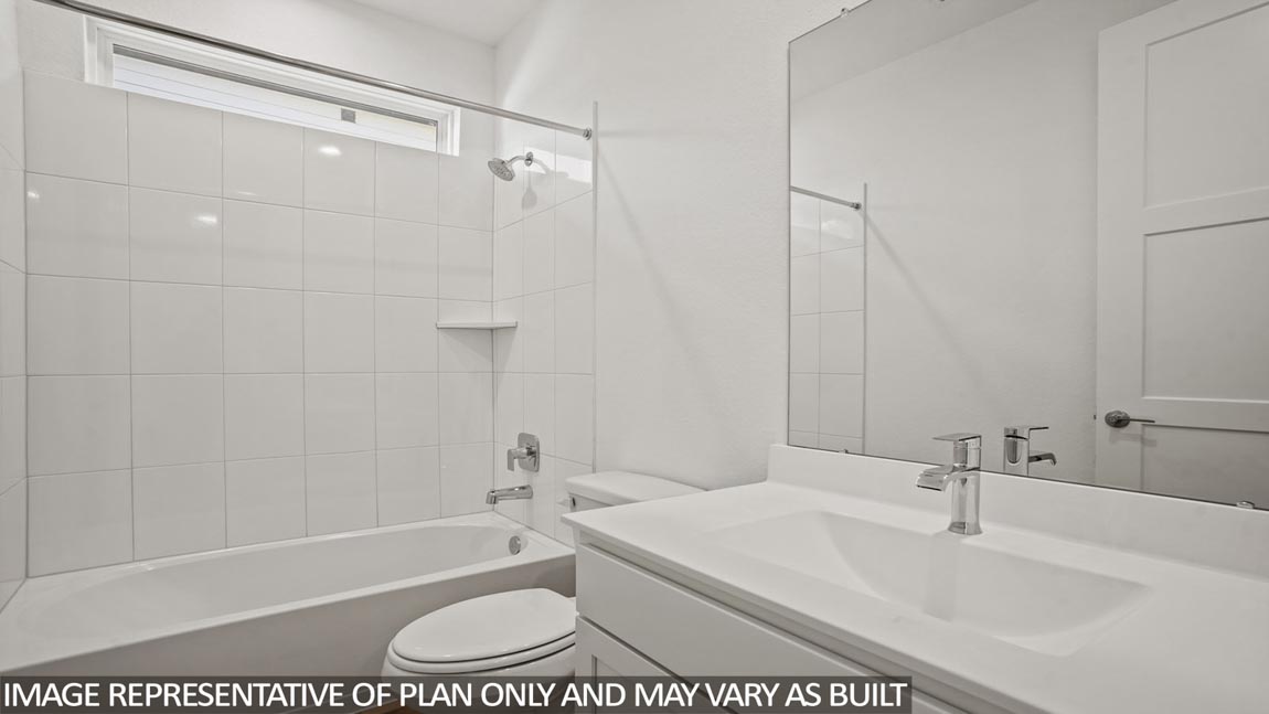 Secondary bathroom with tub/shower combo