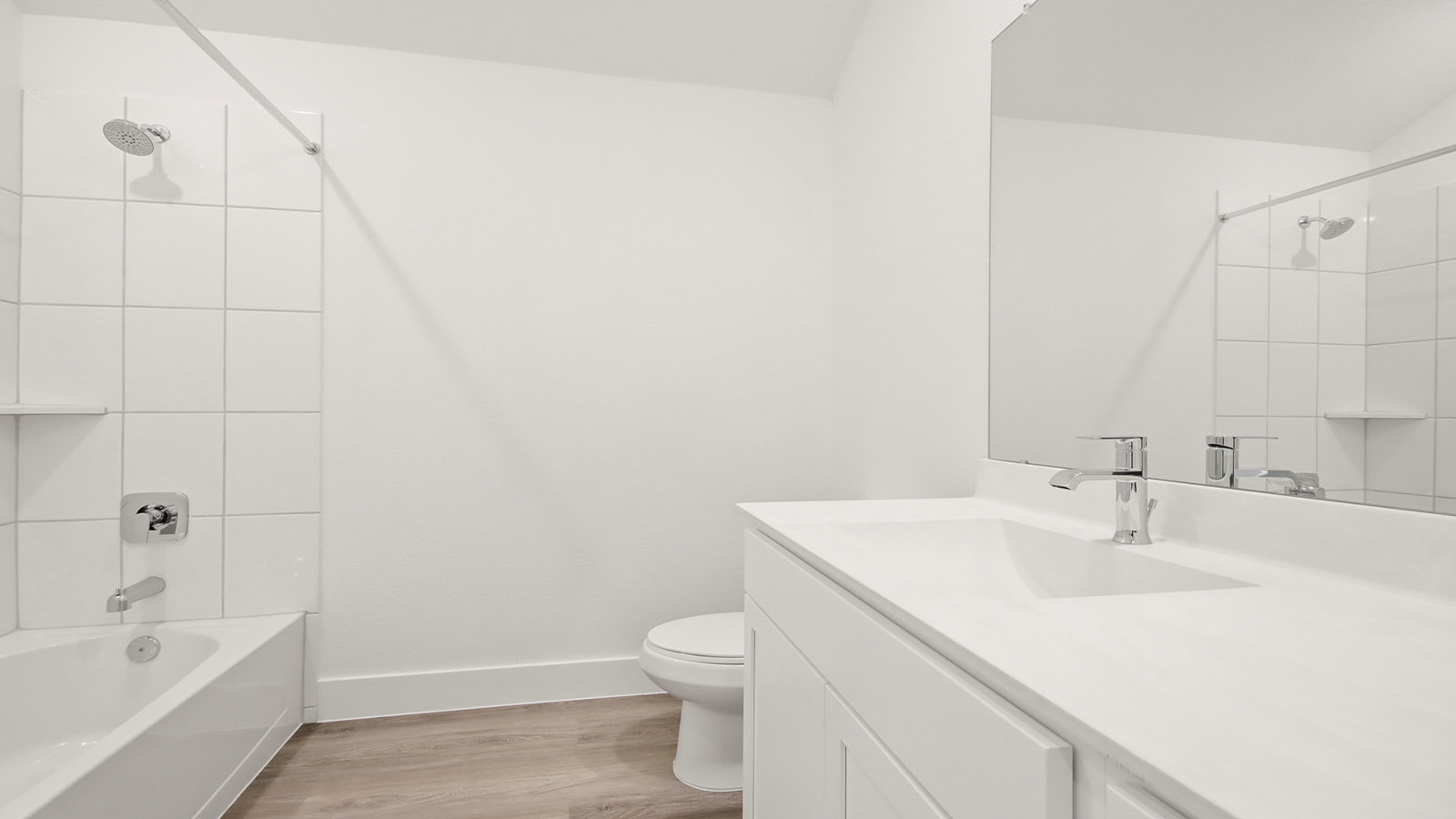 Spacious secondary bathroom