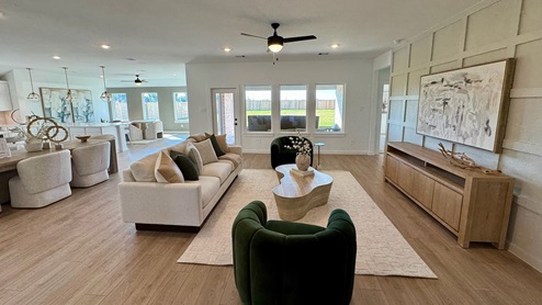 Large Living Room. Open Concept