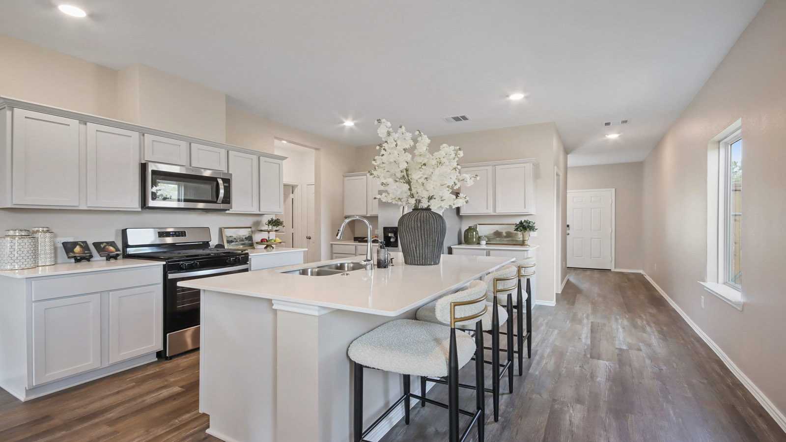 Open concept living, dining, and kitchen area