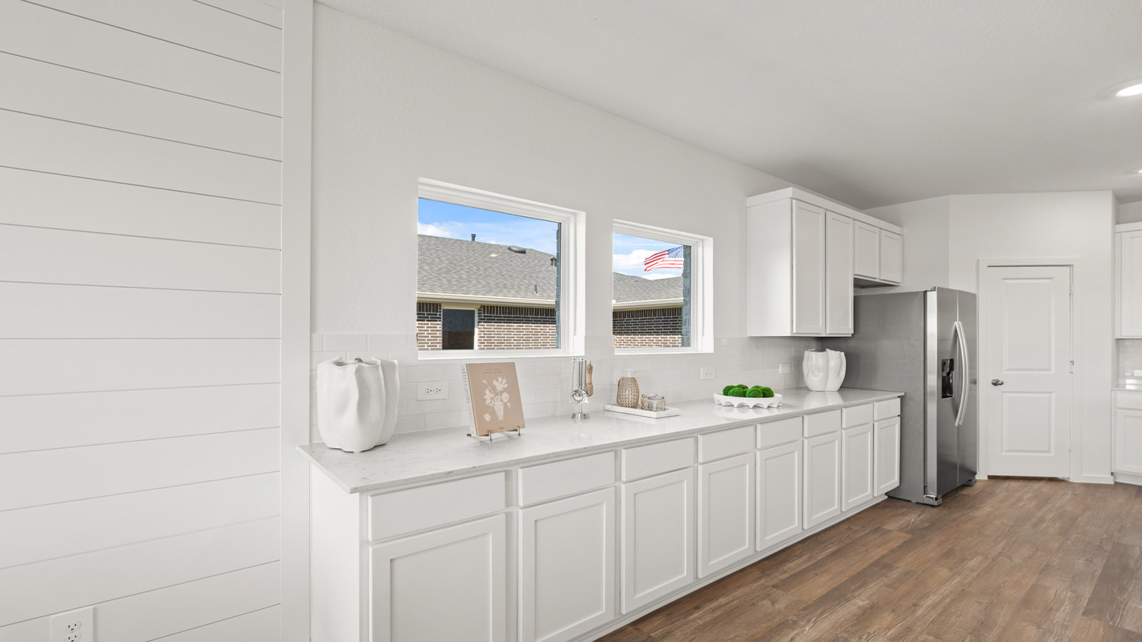 Open concept living, dining, and kitchen area