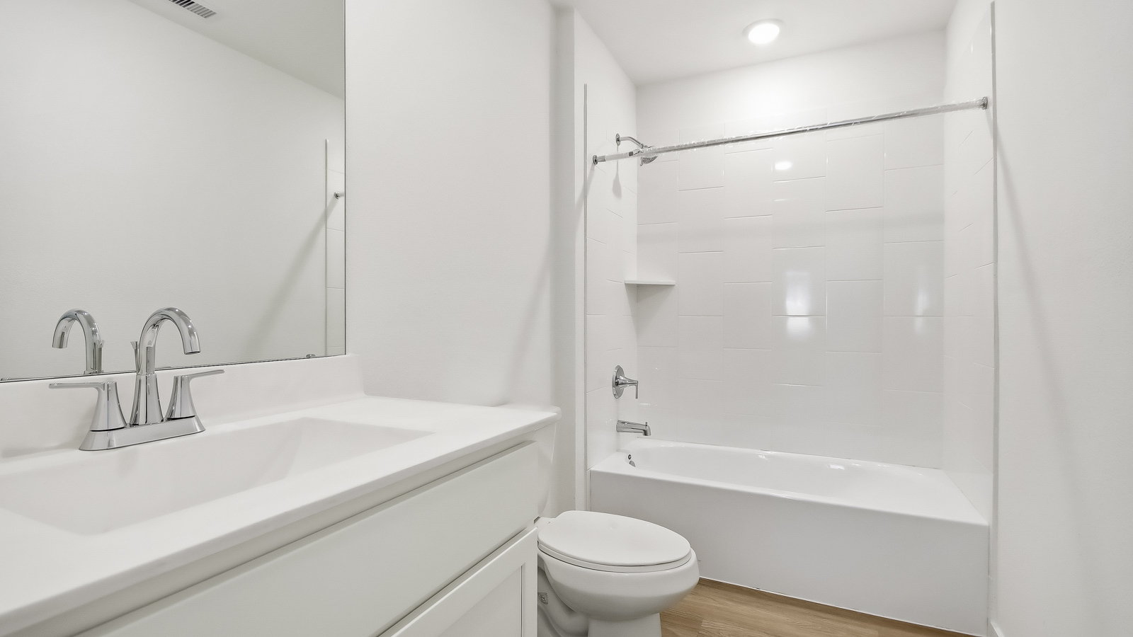 Secondary bathroom with tub/shower combo