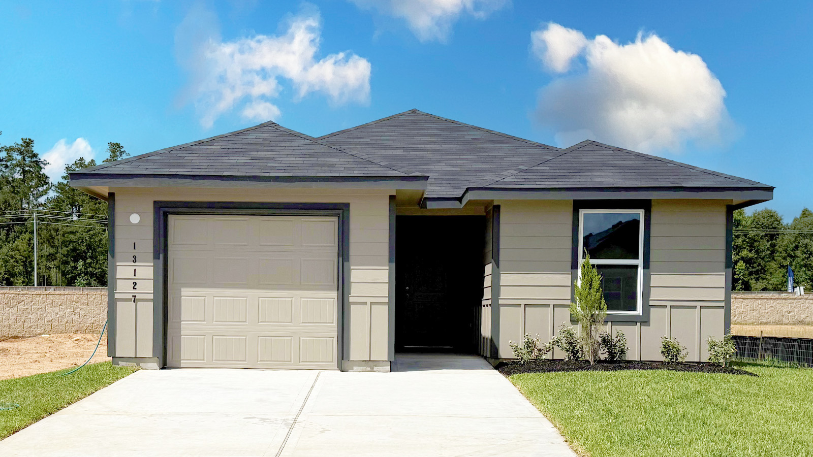 One story home with one car garage