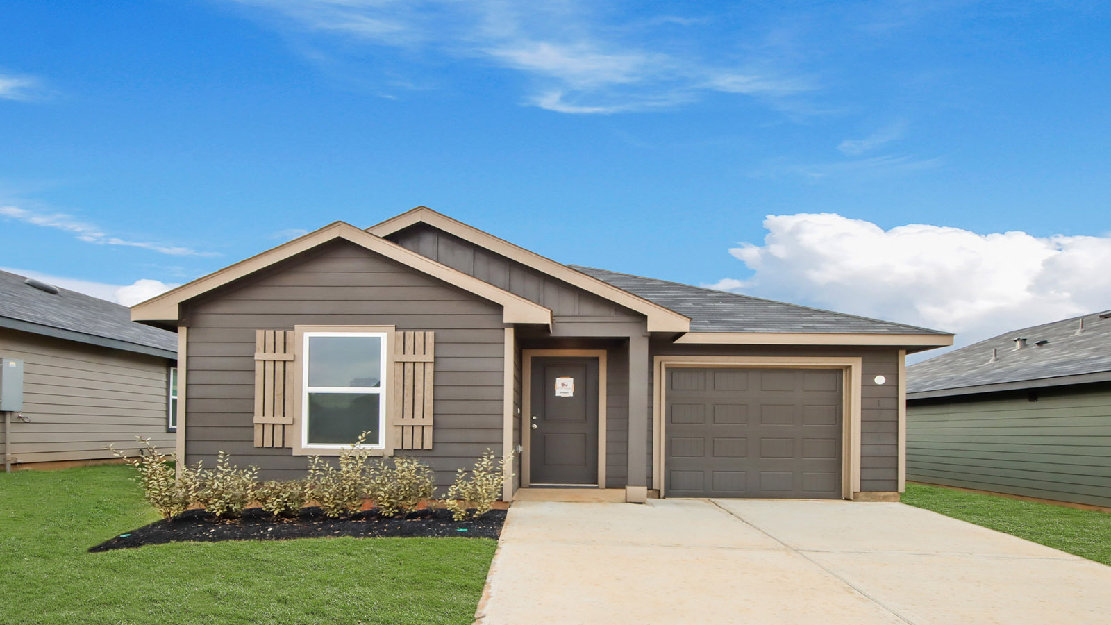 One story home with one car garage