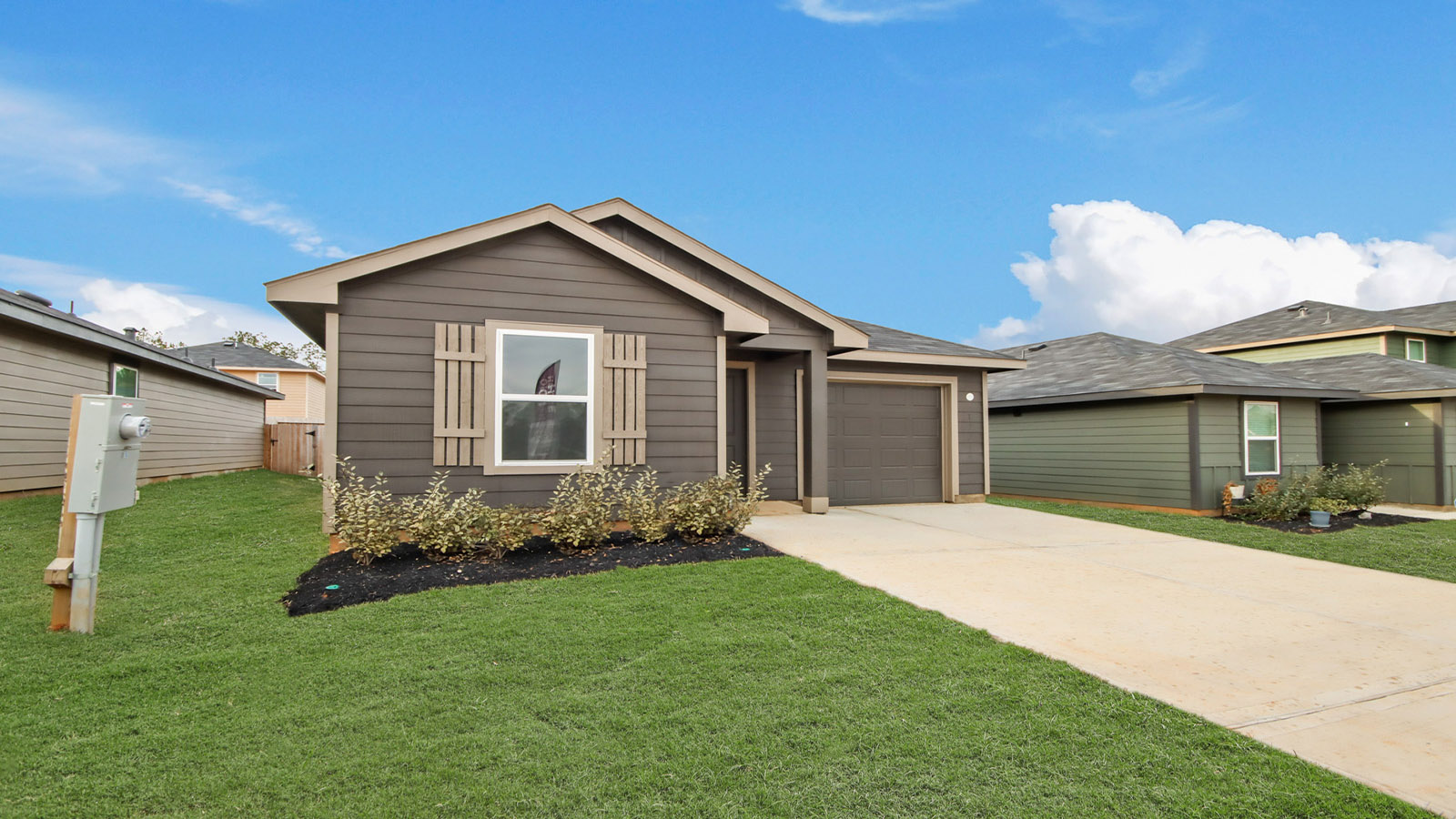 One story home with one car garage