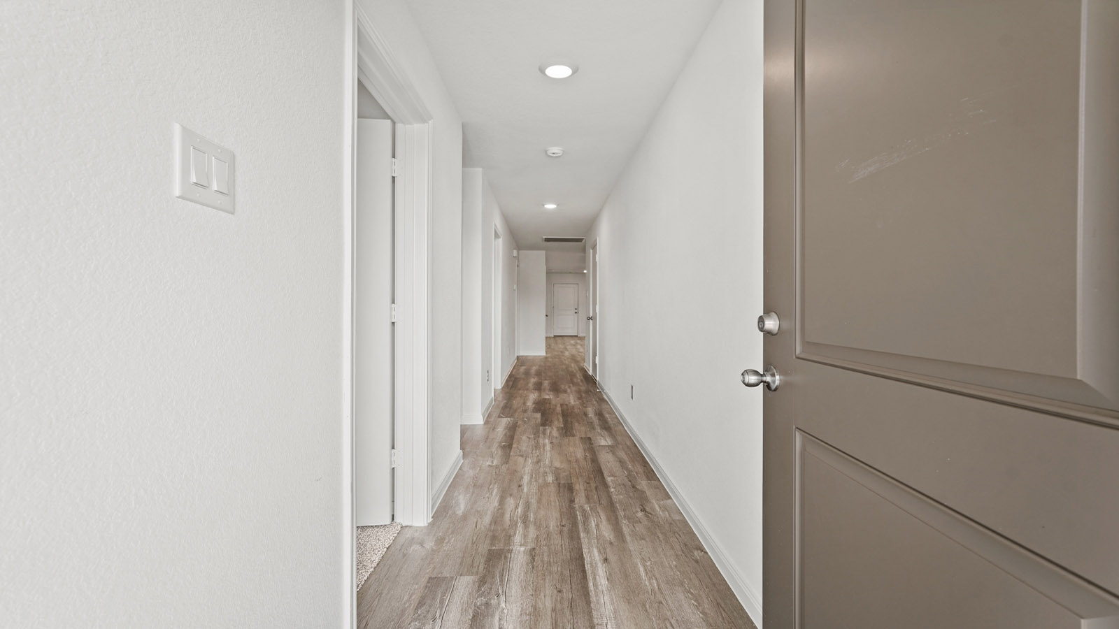 Entry hallway with vinyl flooring