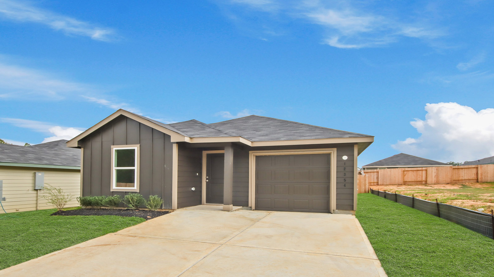 One story home with one car garage