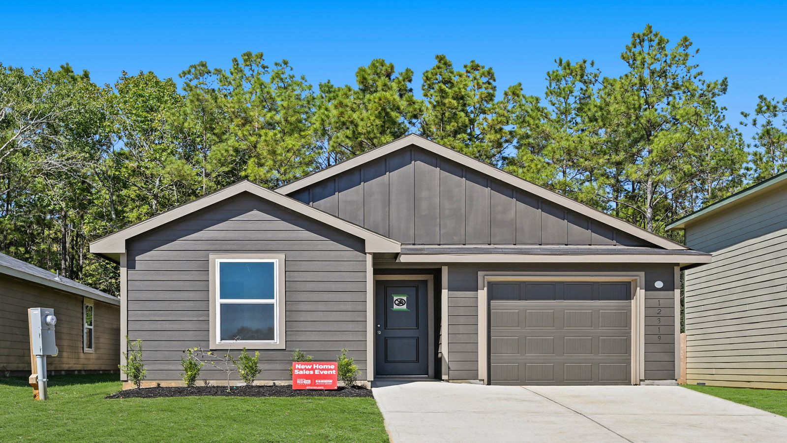 One story home with one car garage