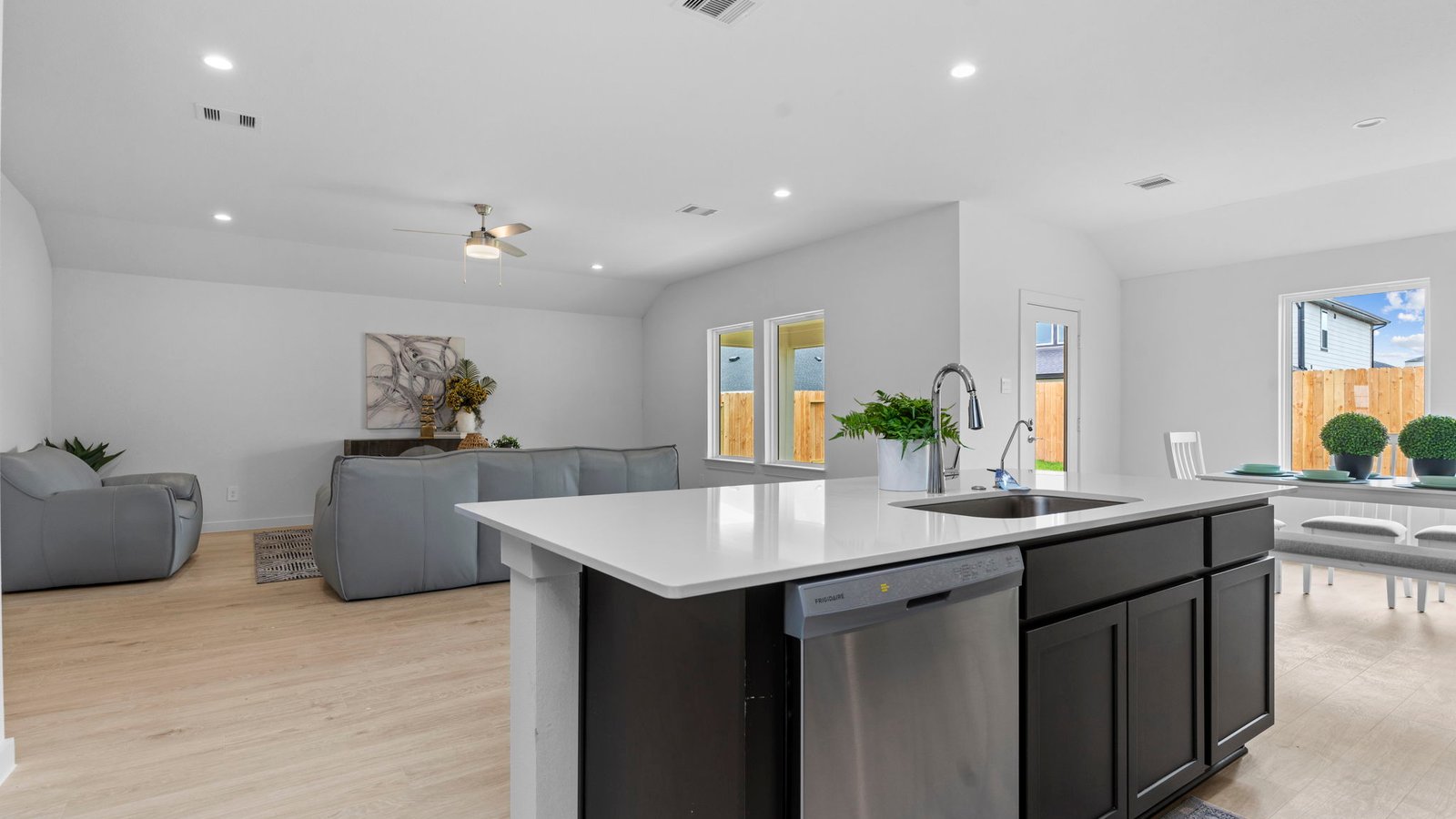*Images and 3D tour are for illustration only and options may vary from home as built.