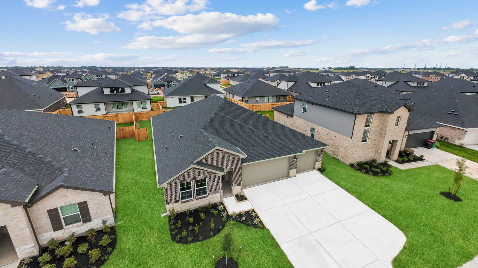 *Images and 3D tour are for illustration only and options may vary from home as built.