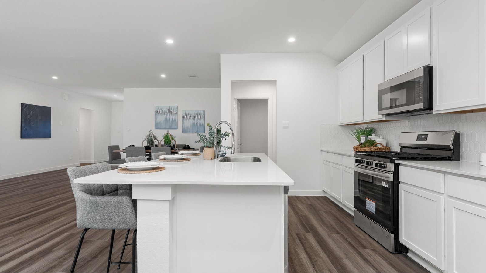 *Images and 3D tour are for illustration only and options may vary from home as built.