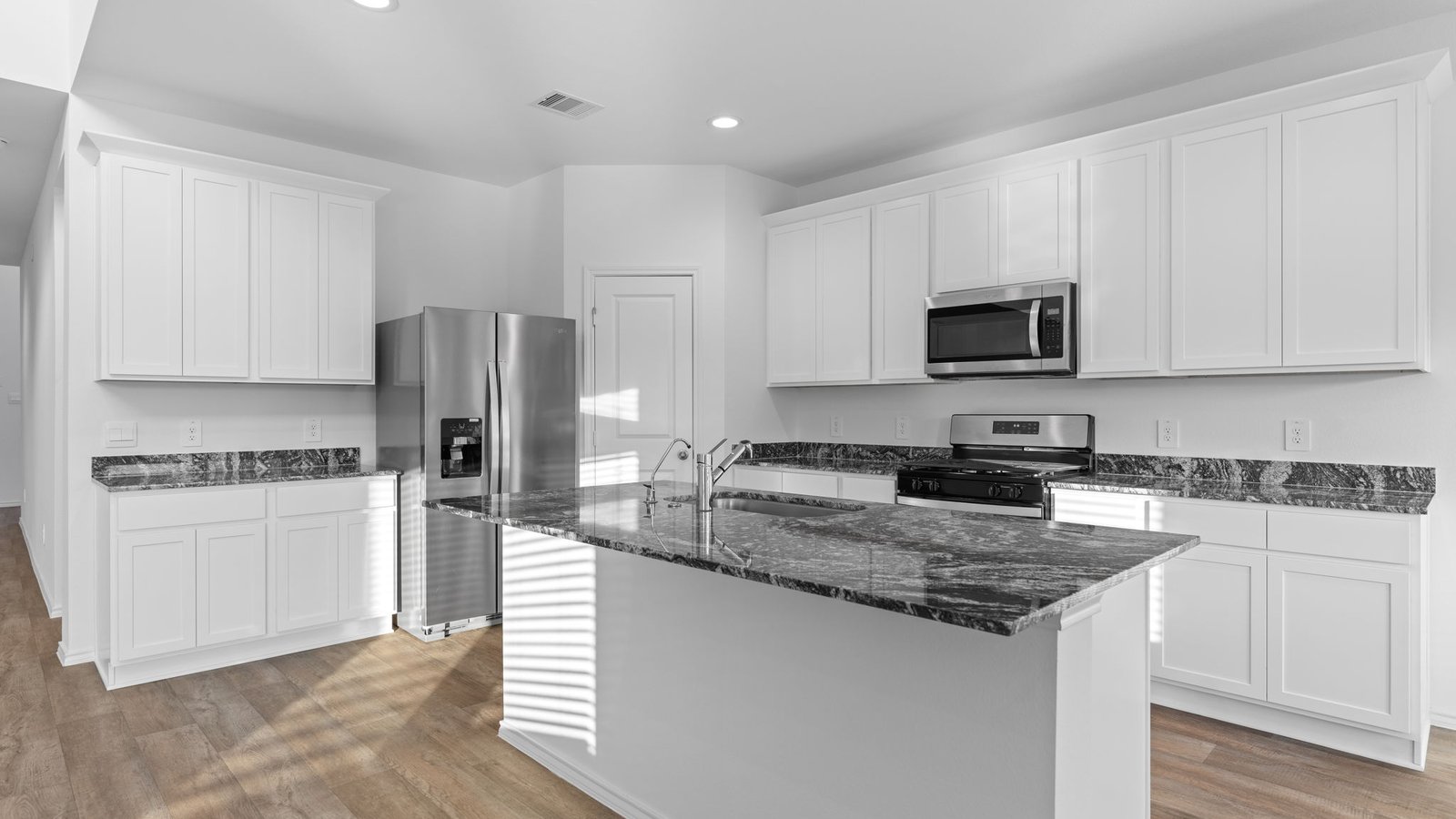 *Images and 3D tour are for illustration only and options may vary from home as built.